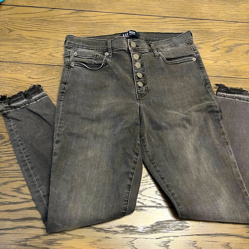 Gap jeggings distressed cuffs